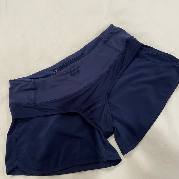 Lululemon Speed Up Shorts - Picture 5 of 9